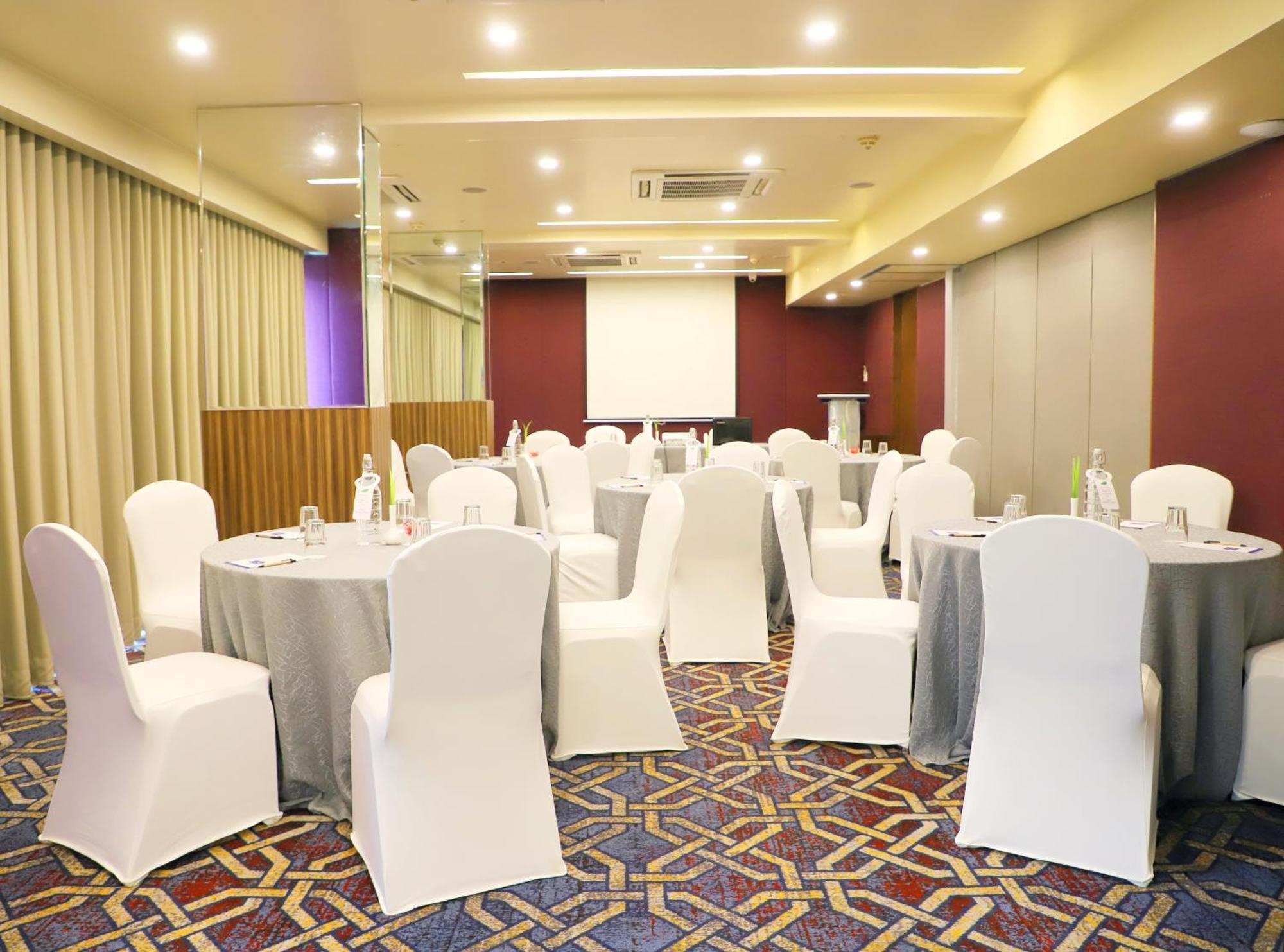Marasa Sarovar Portico -Rajkot Extérieur photo
