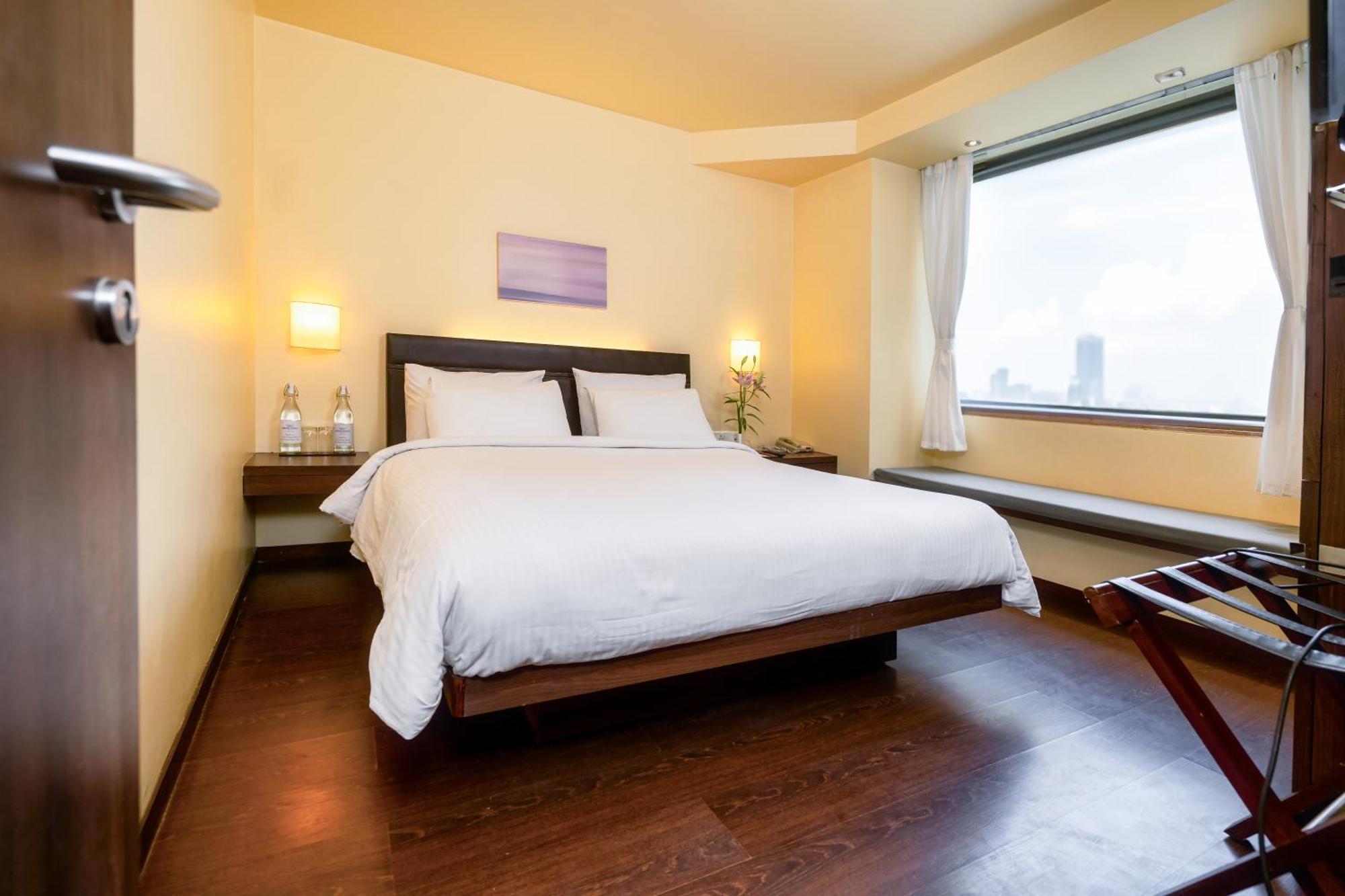 Marasa Sarovar Portico -Rajkot Extérieur photo